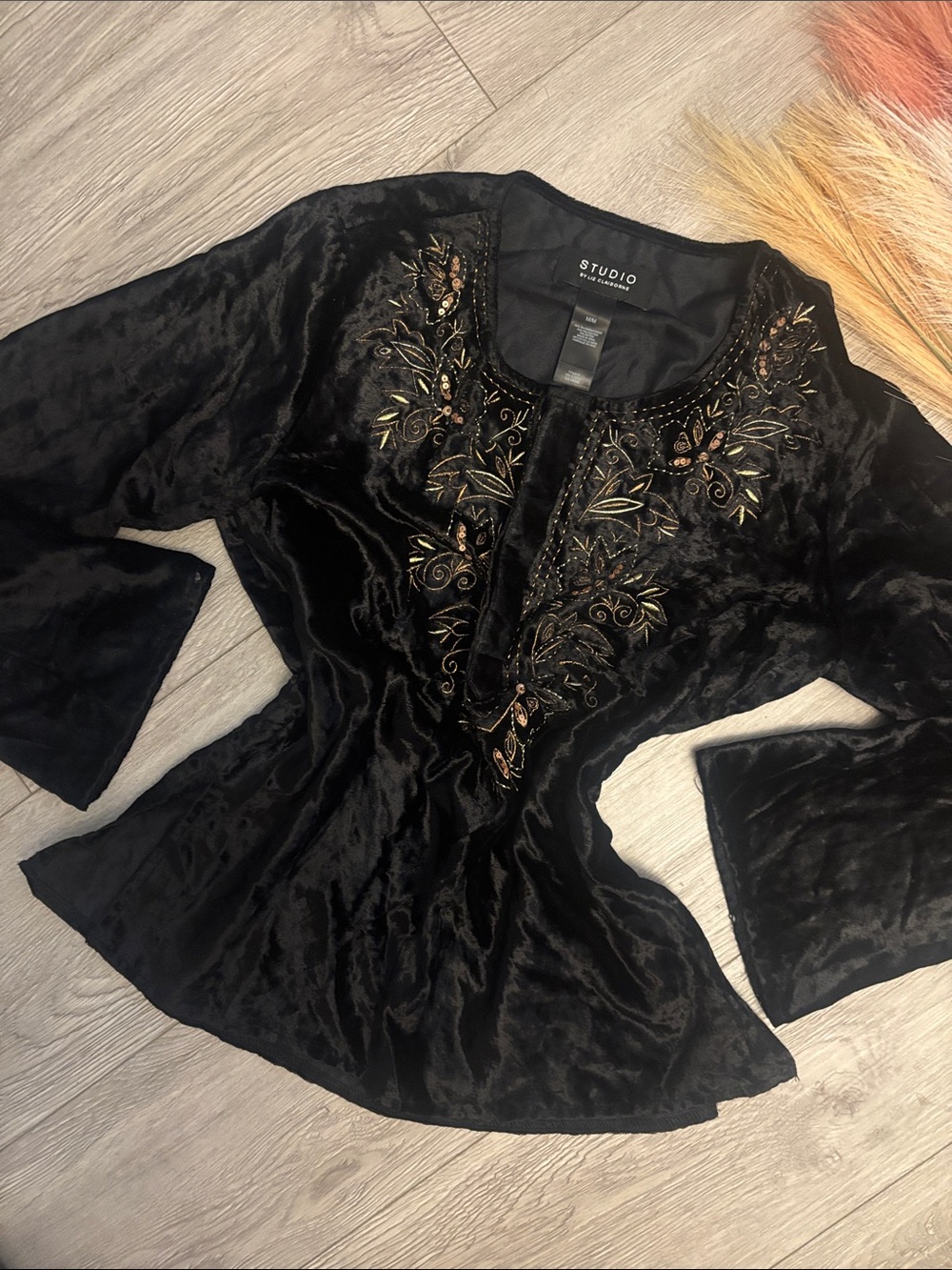 Vintage Liz Claiborne Black Velvet Long Bell Sleeve Embroidered Top Fall Autumn - Picture 3 of 10